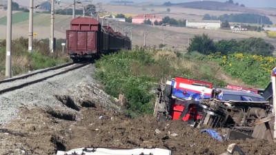 tren kazasi - Tren kazasının yaşandığı hatta seferlere başlandı - TEKİRDAĞ  Videosu