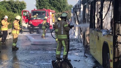 trafik yogunlugu - Bayrampaşa'da otobüs yangını - İSTANBUL Videosu