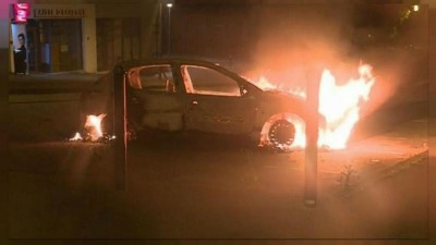 polis kontrolu - Polis kontrolünden kaçarken vurulan gencin ölümü Fransa'yı karıştırdı  Videosu