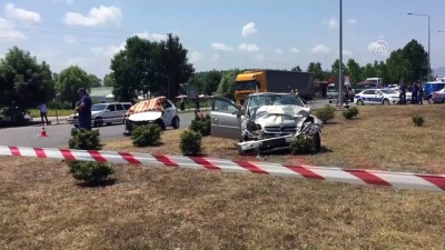 bild - Samsun'da iki otomobil çarpıştı: 2 ölü, 2 yaralı Videosu