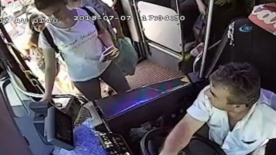 bassavci -  Seyir halindeki otobüs şoförüne yumruk atan yolcu serbest bırakıldı Videosu