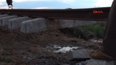 toprak kaymasi - Tekirdağ'da tren devrildi  Videosu