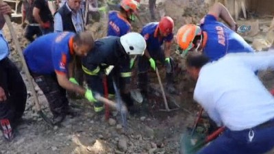 insaat alani -  Van Büyükşehir Belediyesinden ‘göçük’ açıklaması Videosu