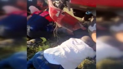 tir soforu -  Kullandığı tırın altında kaldı Videosu