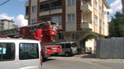 insaat alani -  50 metre yüksekteki vinçte ayağı sıkışan görevliyi itfaiye kurtardı  Videosu