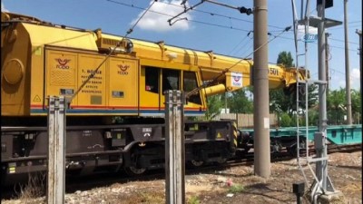 tren kazasi -  Kaza yapan trenin vagonları kaldırılıyor  Videosu