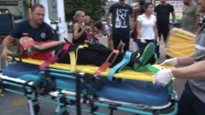 ticari arac -  Kocaeli’de 3 araç kavşakta çarpıştı: 3 yaralı Videosu