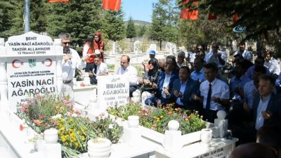  15 Temmuz şehidi hukuk fakültesi öğrencisi Ağaroğlu, mezarı başında anıldı