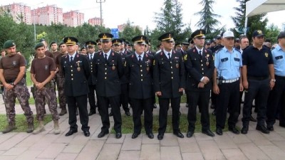 sehit yakinlari -  15 Temmuz şehitleri için Garnizon Şehitliği’nde anma programı gerçekleştirildi  Videosu