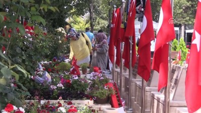 sehit yakinlari - Karşıyaka Polis Şehitliği - ANKARA  Videosu