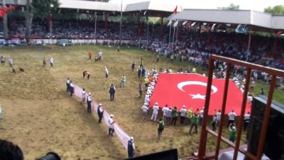 10 yil marsi - Kırkpınar’da dev Türk bayrağı açıldı Videosu
