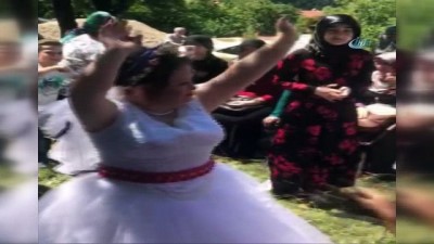genc kizlar -  Down sendromlu kıza damatsız düğün Videosu