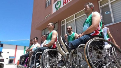 kulup baskani - Engelli sporcular takımlarının kapatılmasına tepki gösterdi  Videosu