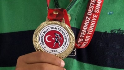 karate - Adanalı şampiyon Tayland’da İstiklal Marşı’nı okutmak istiyor  Videosu