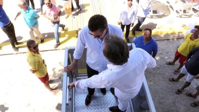 engelli vatandas - Bodrum'da görme engellilere özel yüzme parkuru - MUĞLA Videosu