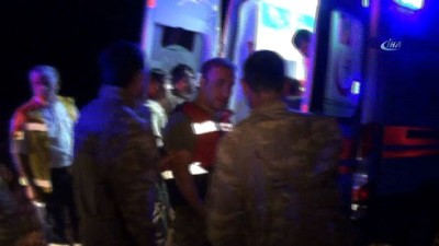 kurtarma ekibi -  Kayalıktan düşen biçerdöver operatörü kurtarıldı Videosu