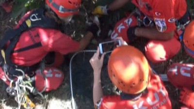 diyalog -   12 metre derinliğindeki kuyuya düşen yavru kediyi AKUT ekipleri kurtardı Videosu