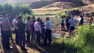 yuzme - Gölete giren çocuk kayboldu - VAN Videosu