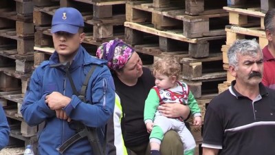 direksiyon - Otomobil şarampole devrildi: 4 yaralı - BOLU  Videosu