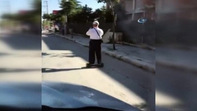 yasli adam -  Yaşlı adamın hoverboard keyfi  Videosu