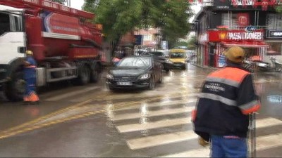 cengelkoy -  Çengelköy'de şiddetli yağış etkili oldu, yolları su bastı Videosu
