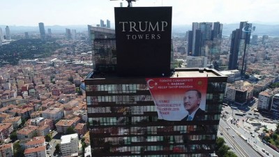 darbe girisimi -  Cumhurbaşkanı Erdoğan'ın posteri, Trump Towers'da  Videosu