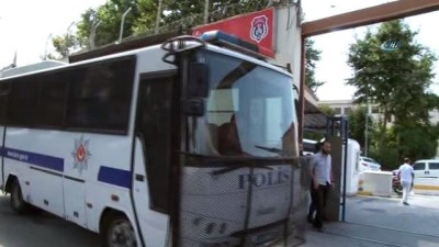 kirkoy -  'Kedicikler' cezaevine el sallayarak geldi  Videosu