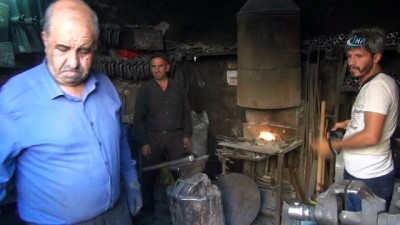 demircili -  50 yıllık demircilik hayatında hakim, mimar ve doktor yetiştirdi  Videosu