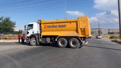 isci servisi -  Hafriyat kamyonu ile işçi servisi çarpıştı: 5 yaralı Videosu