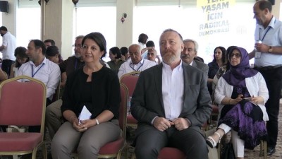 grup toplantisi - HDP Eş Genel Başkanı Buldan: 'Biz o ailelerin yanında olmaya devam edeceğiz' - VAN Videosu