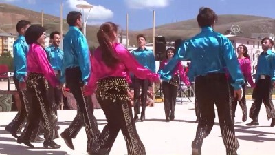 halk oyunlari - Uluslararası Bayburt Dede Korkut Kültür ve Sanat Şöleni - BAYBURT Videosu