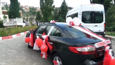 sunnet dugunu -   Başkan Koca'nın makam aracı, down sendromlu genç için sünnet arabası oldu Videosu