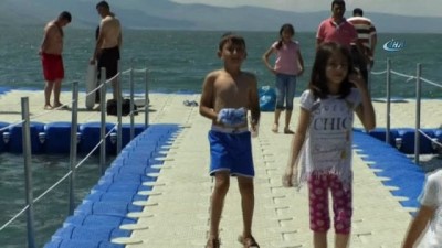 hafta sonu -  Kars’ta sıcaktan bunalanlar Çıldır Gölü’nde serinliyor  Videosu