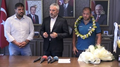 yagli gures - Kırkpınar üçüncüsü Serhat Balcı'ya 100 bin lira ödül - ORDU  Videosu