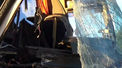 kurbanlik hayvan -  Amasya’da yolcu otobüsüyle tır çarpıştı: 22 yaralı  Videosu