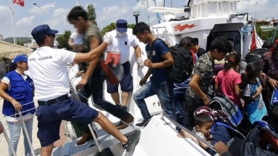 kacak gocmen -  Çanakkale'de 99 kaçak yakalandı  Videosu