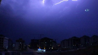 gokyuzu -  İstanbul semalarında şimşeklerin dansı kamerada  Videosu
