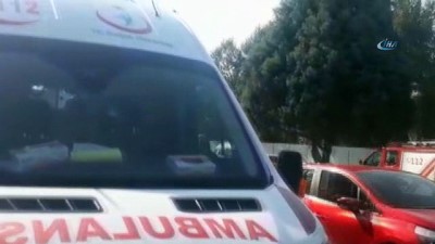 elektrik diregi -  Servis minibüsü ile otomobilin çarpıştığı trafik kazasında 12 kişi yaralandı Videosu