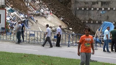 cokme tehlikesi -  Çökme tehlikesine karşın vatandaşların canlarını hiçe sayması kameraya yansıdı  Videosu