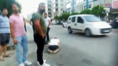 genc kiz -  Kazada ölen köpeğini görünce sinir krizi geçirdi  Videosu