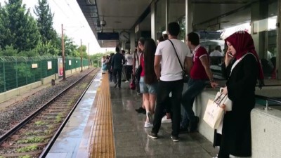 metro istasyonu - Sağanak yağış etkili oldu - Metroda aksama - İSTANBUL Videosu