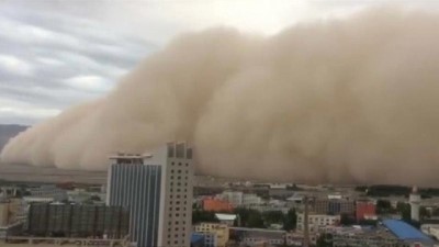 kum firtinasi - Çin'de kum fırtınası: Gökyüzü tozla kaplandı Videosu
