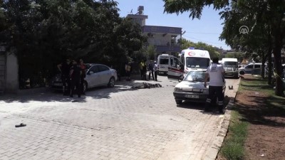 tarim iscisi - Kavgada durdurmak istediği minibüsün çarptığı Suriyeli öldü - ŞANLIURFA  Videosu