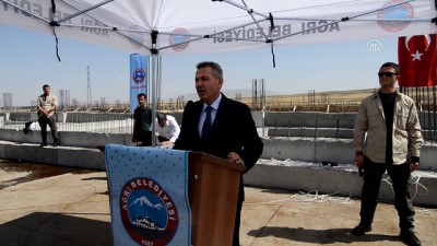 temel atma toreni - Doğu'nun hayvancılık merkezine modern mezbaha - AĞRI Videosu