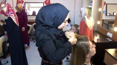 meslek ogrenme -  Savaştan kaçan Suriyeli kadınlar, kuaför olma hayali kuruyor  Videosu