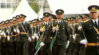 mezuniyet toreni - TBMM Başkanı Yıldırım, Milli Savunma Üniversitesi mezuniyet törenine katıldı - Detaylar - İZMİR  Videosu
