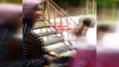 memur -  Babasından polis zoruyla alınan kız annesine böyle götürüldü  Videosu
