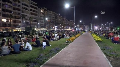 ay tutulmasi - İzmirliler ay tutulmasını Kordon'da izledi  Videosu