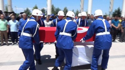 cenaze araci -  Kazada hayatını kaybeden yarbay için tören düzenlendi Videosu