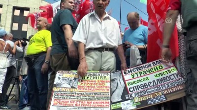 emeklilik yasi - Rusya'da emeklilik reformu protestosu - MOSKOVA Videosu